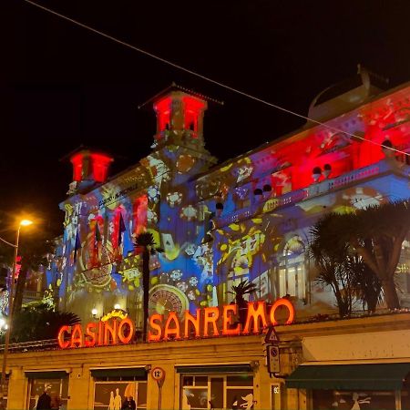 Appartamento Ai Piedi Della Pigna Sanremo Bagian luar foto