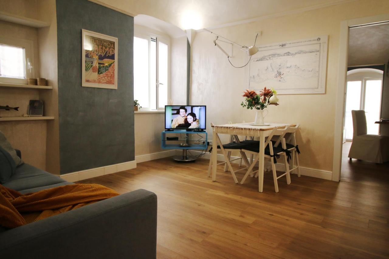 Appartamento Ai Piedi Della Pigna Sanremo Bagian luar foto