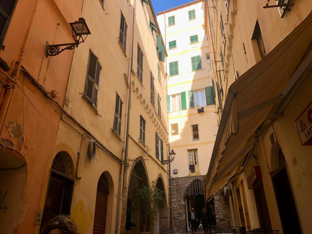 Appartamento Ai Piedi Della Pigna Sanremo Bagian luar foto
