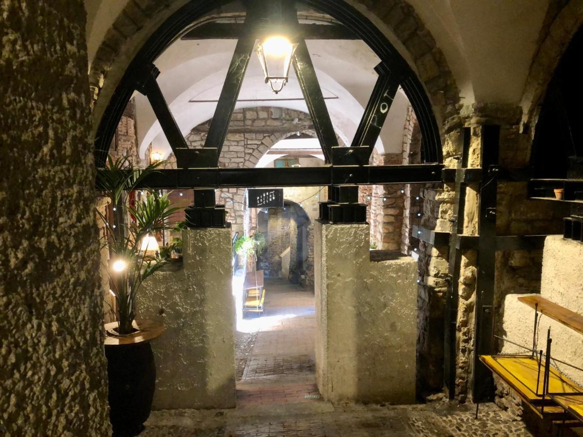 Appartamento Ai Piedi Della Pigna Sanremo Bagian luar foto