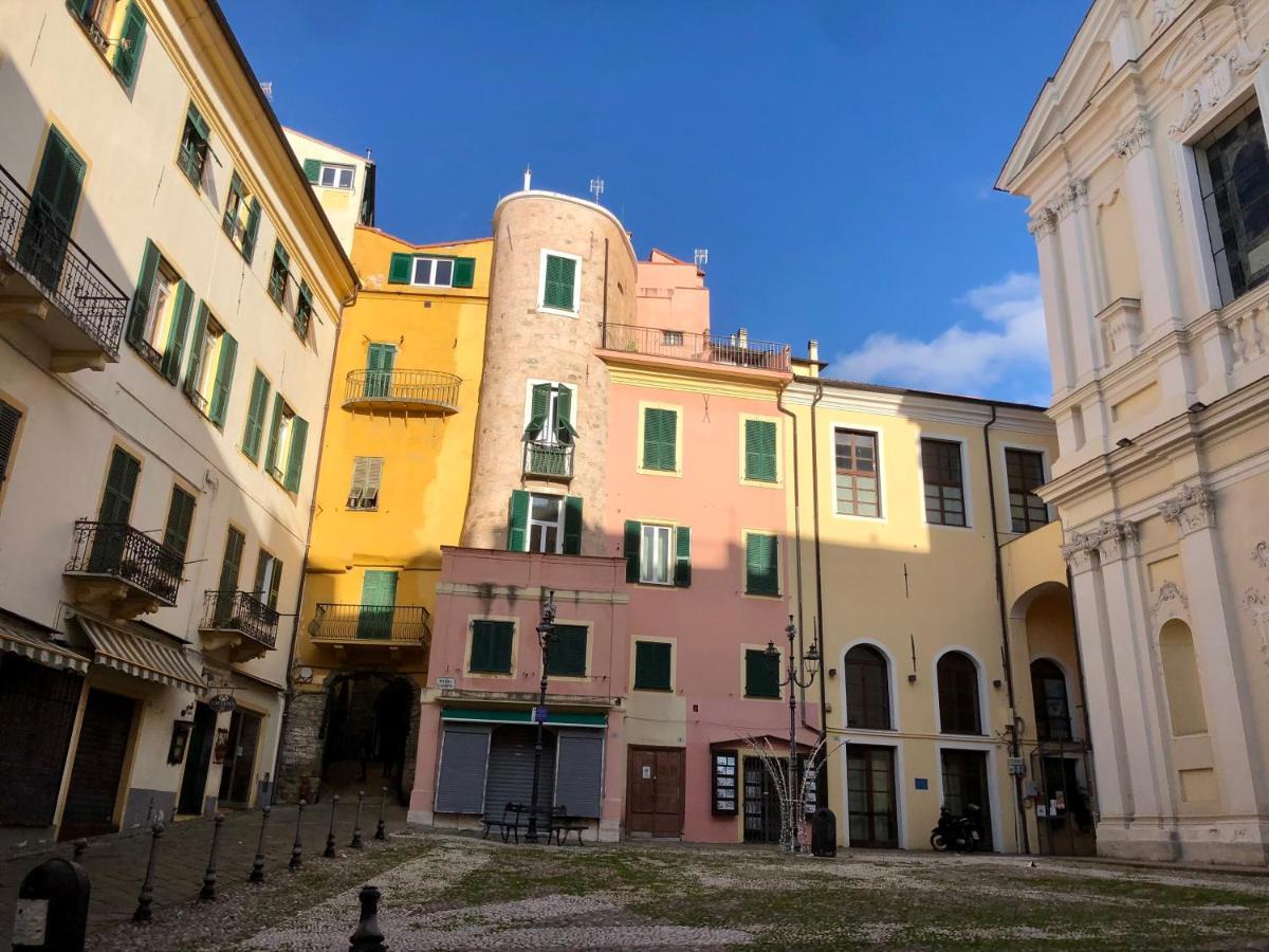 Appartamento Ai Piedi Della Pigna Sanremo Bagian luar foto