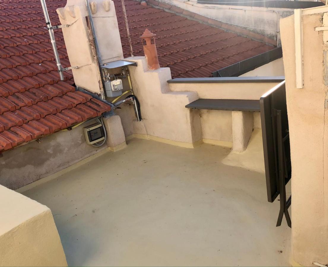 Appartamento Ai Piedi Della Pigna Sanremo Bagian luar foto