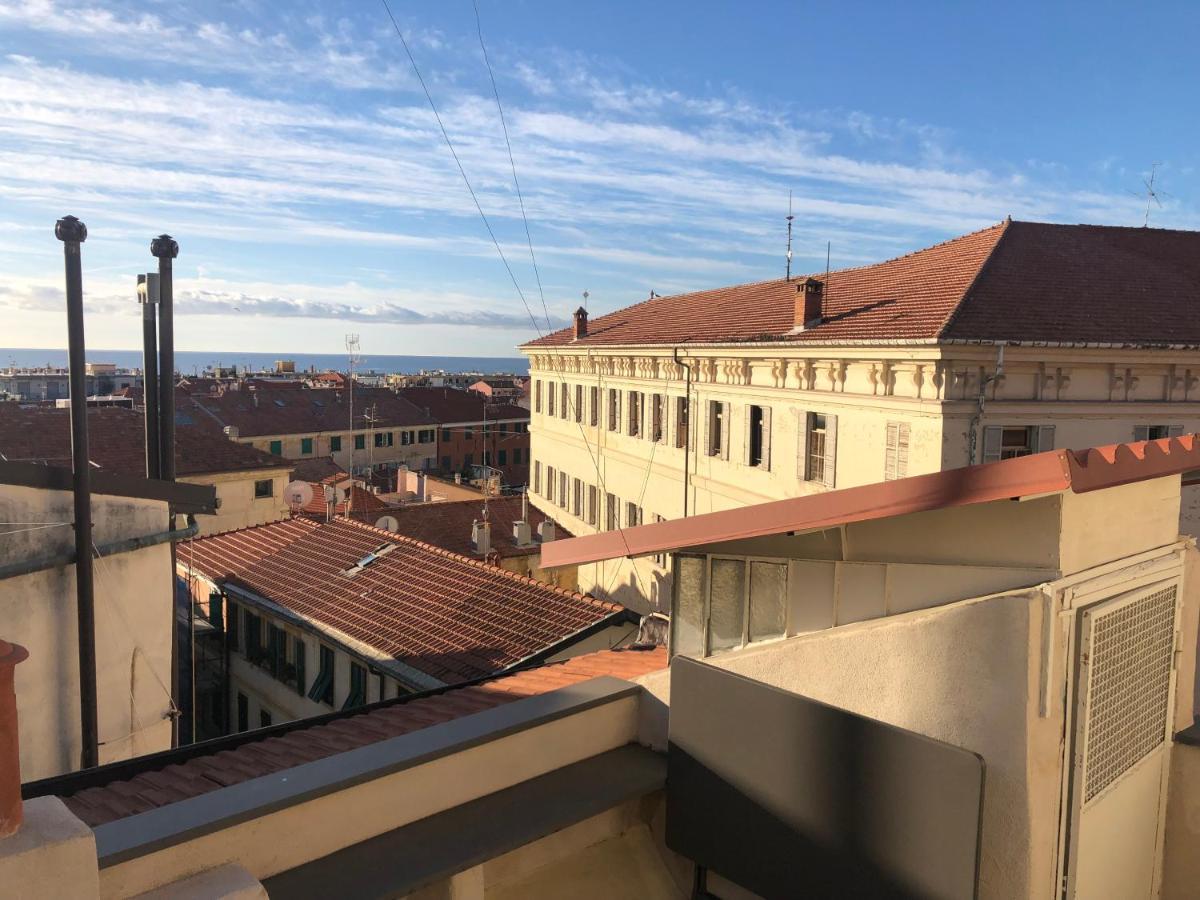 Appartamento Ai Piedi Della Pigna Sanremo Bagian luar foto