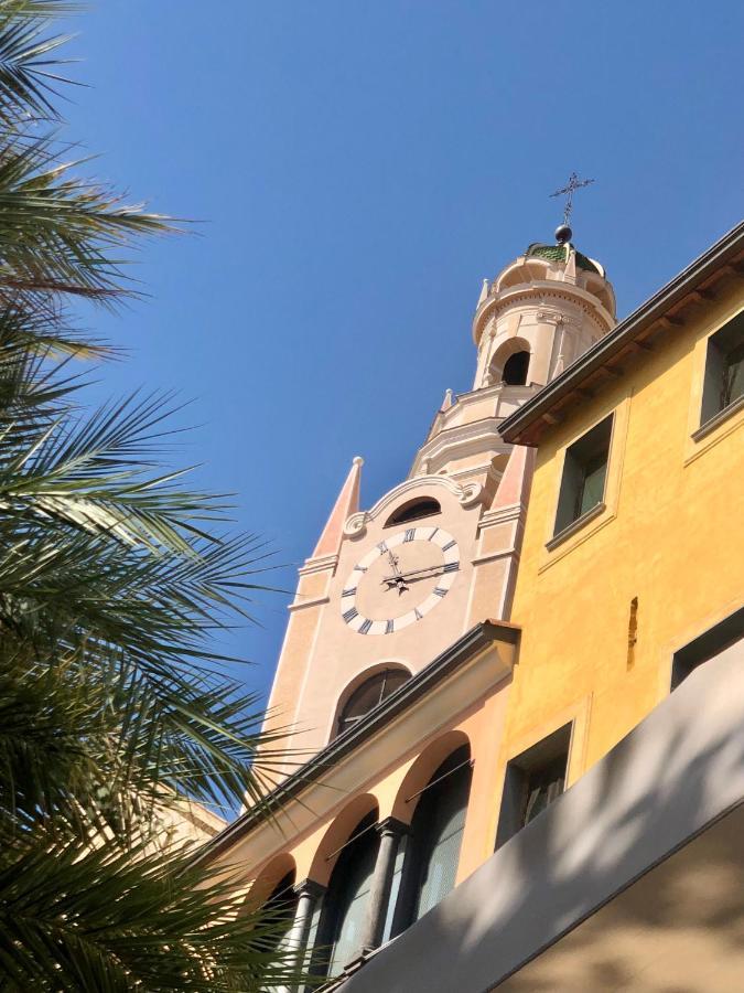 Appartamento Ai Piedi Della Pigna Sanremo Bagian luar foto